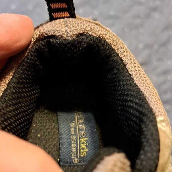 OshKosh B'gosh sneakers size 10 - Picture 6 of 7